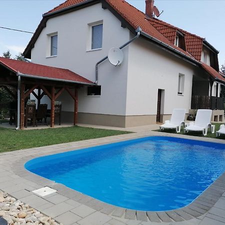Villa Lili Apartments Balatonkeresztúr Dış mekan fotoğraf