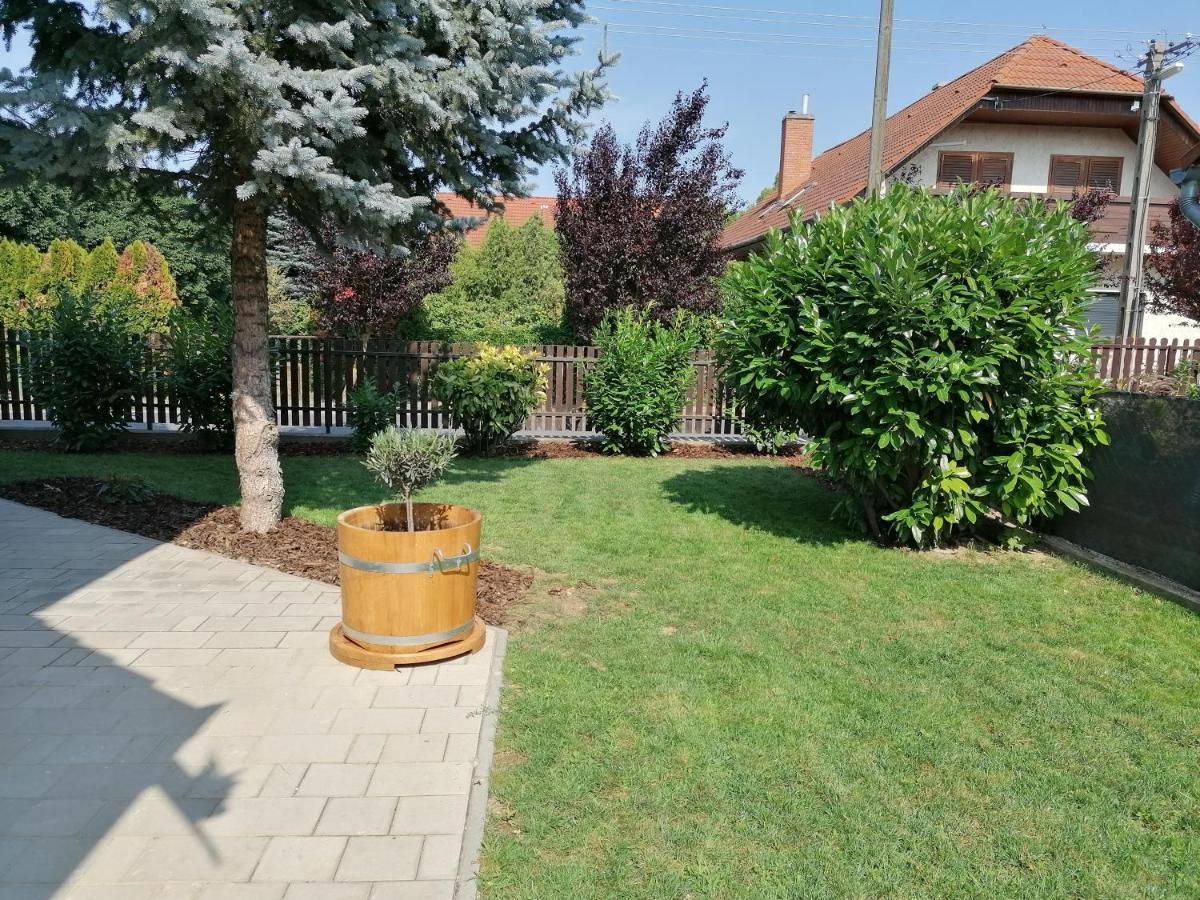 Villa Lili Apartments Balatonkeresztúr Dış mekan fotoğraf