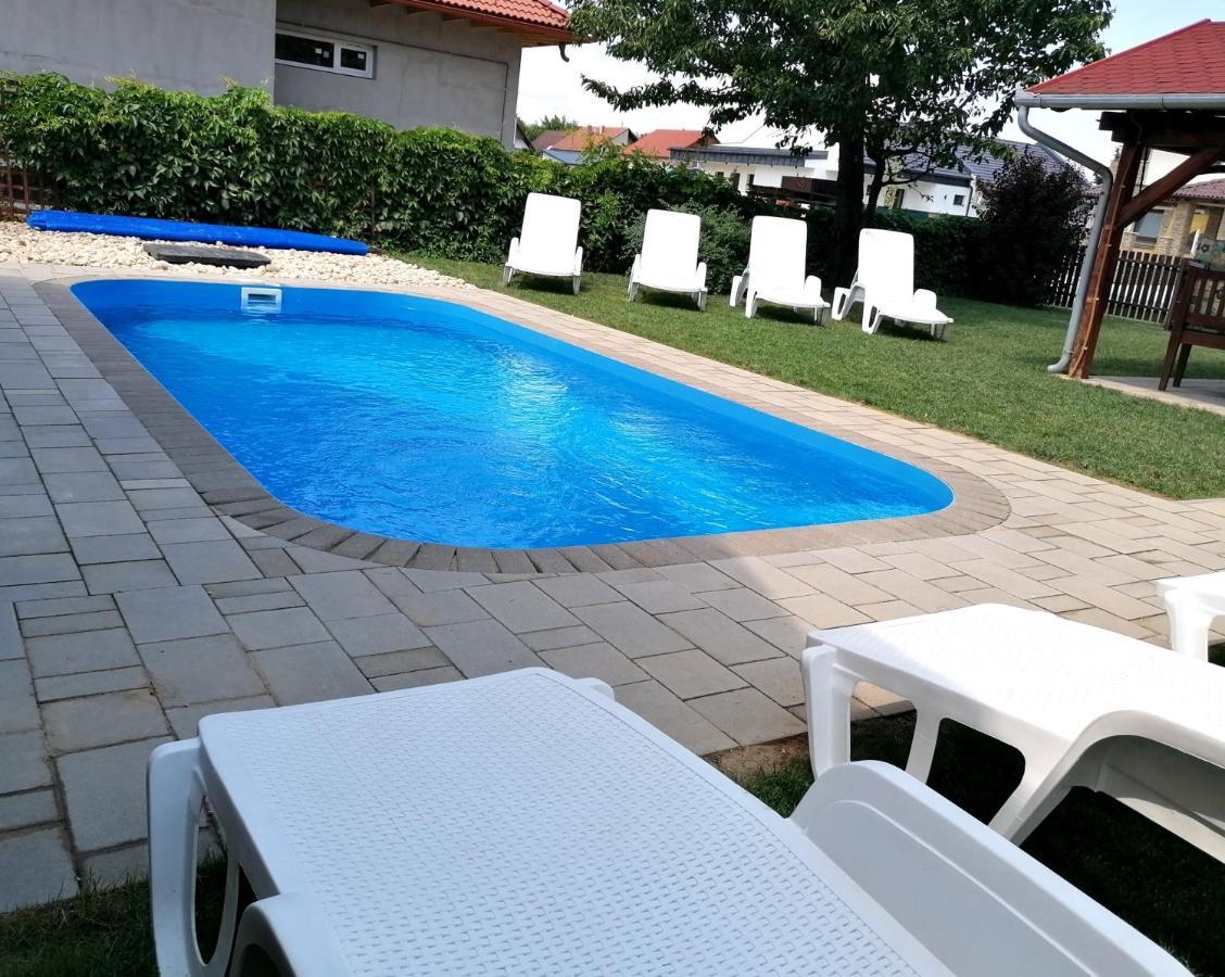 Villa Lili Apartments Balatonkeresztúr Dış mekan fotoğraf