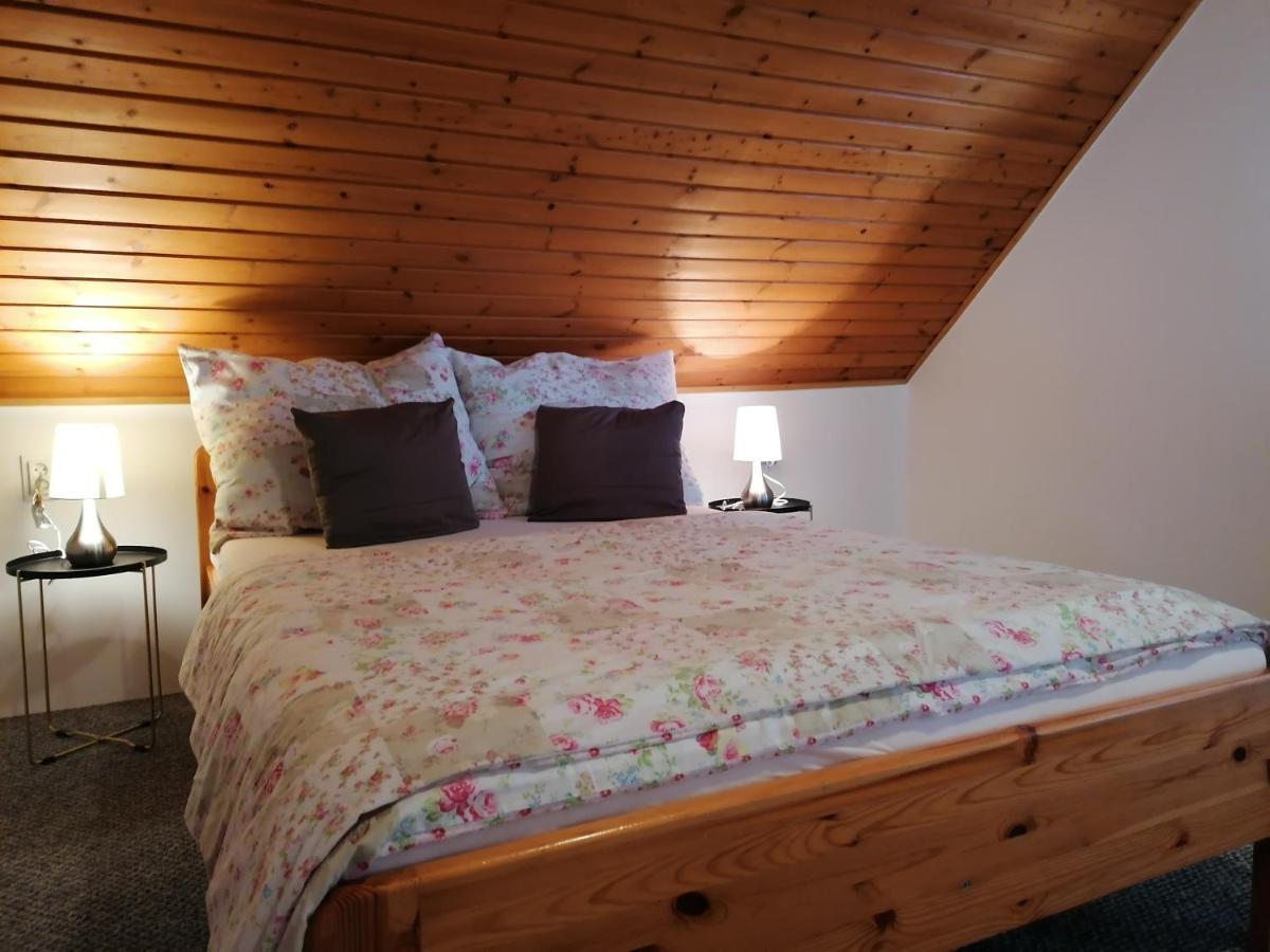 Villa Lili Apartments Balatonkeresztúr Dış mekan fotoğraf