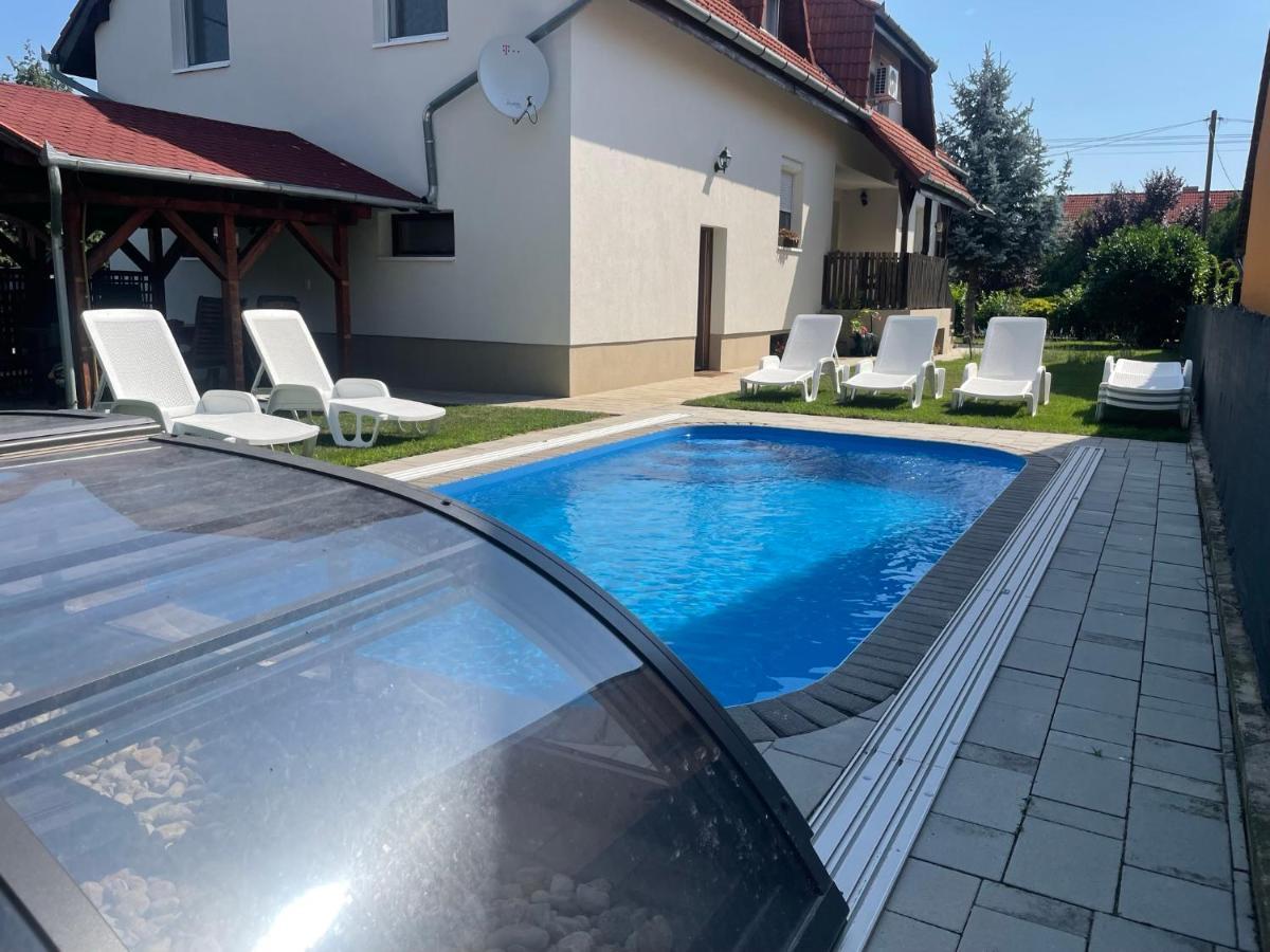 Villa Lili Apartments Balatonkeresztúr Dış mekan fotoğraf