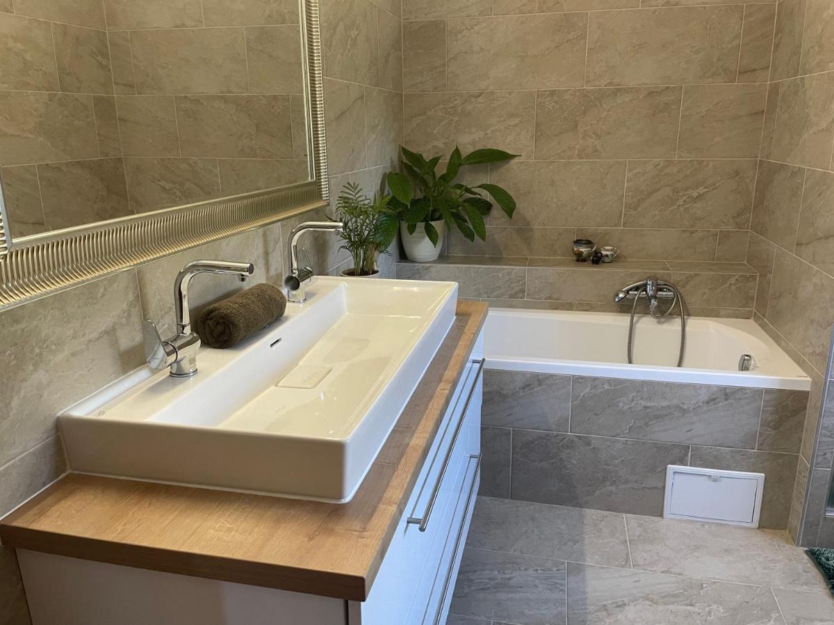 Villa Lili Apartments Balatonkeresztúr Dış mekan fotoğraf