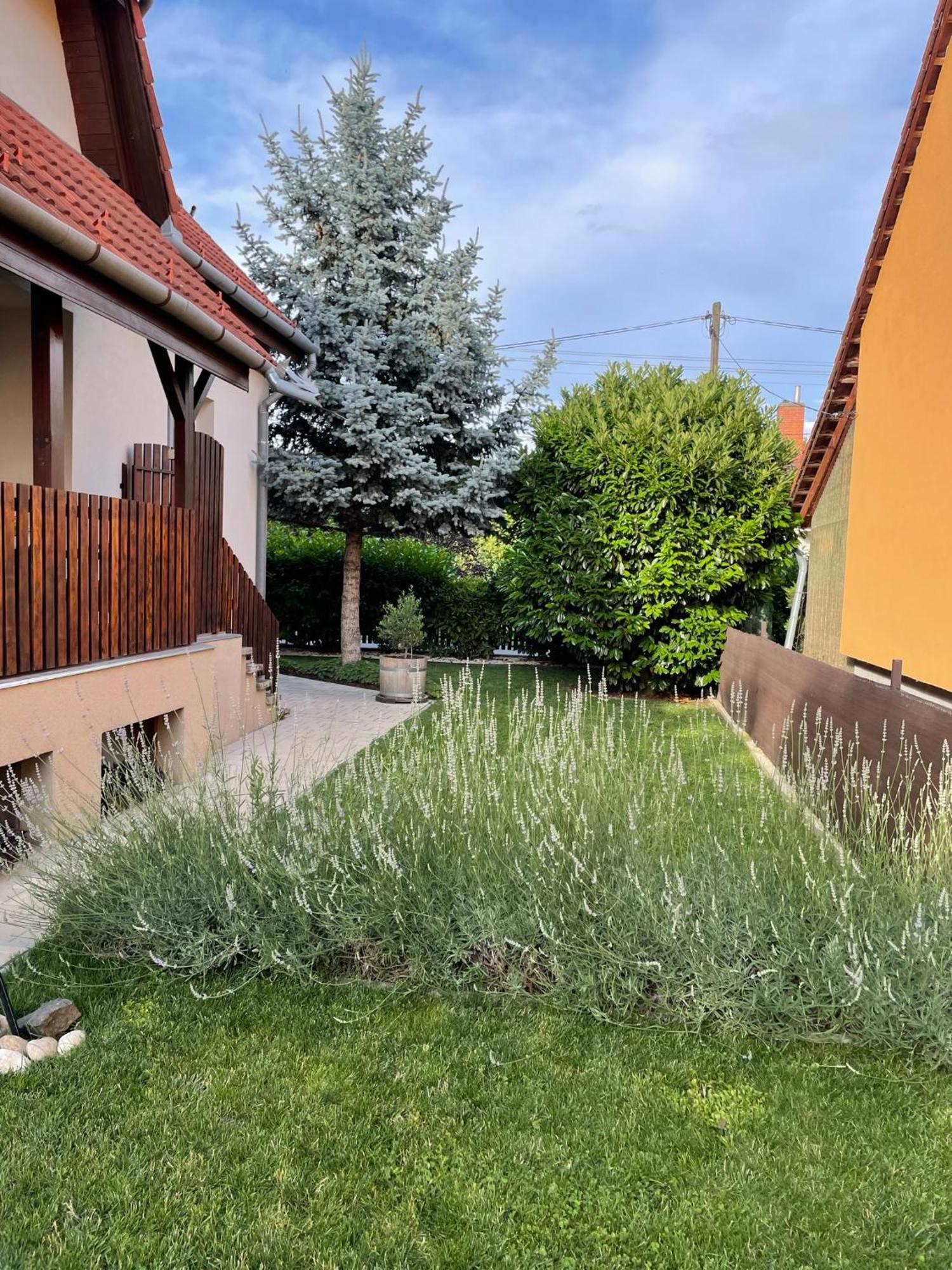 Villa Lili Apartments Balatonkeresztúr Dış mekan fotoğraf