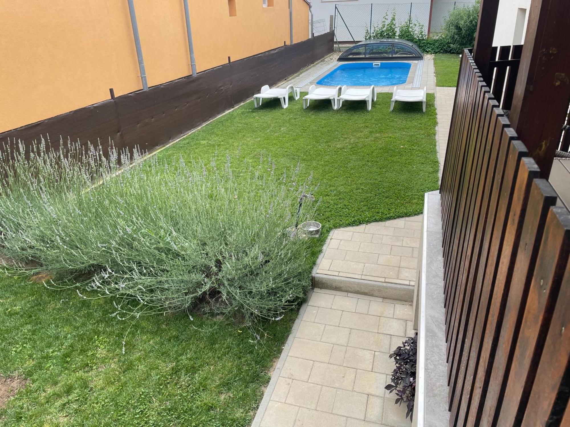 Villa Lili Apartments Balatonkeresztúr Dış mekan fotoğraf