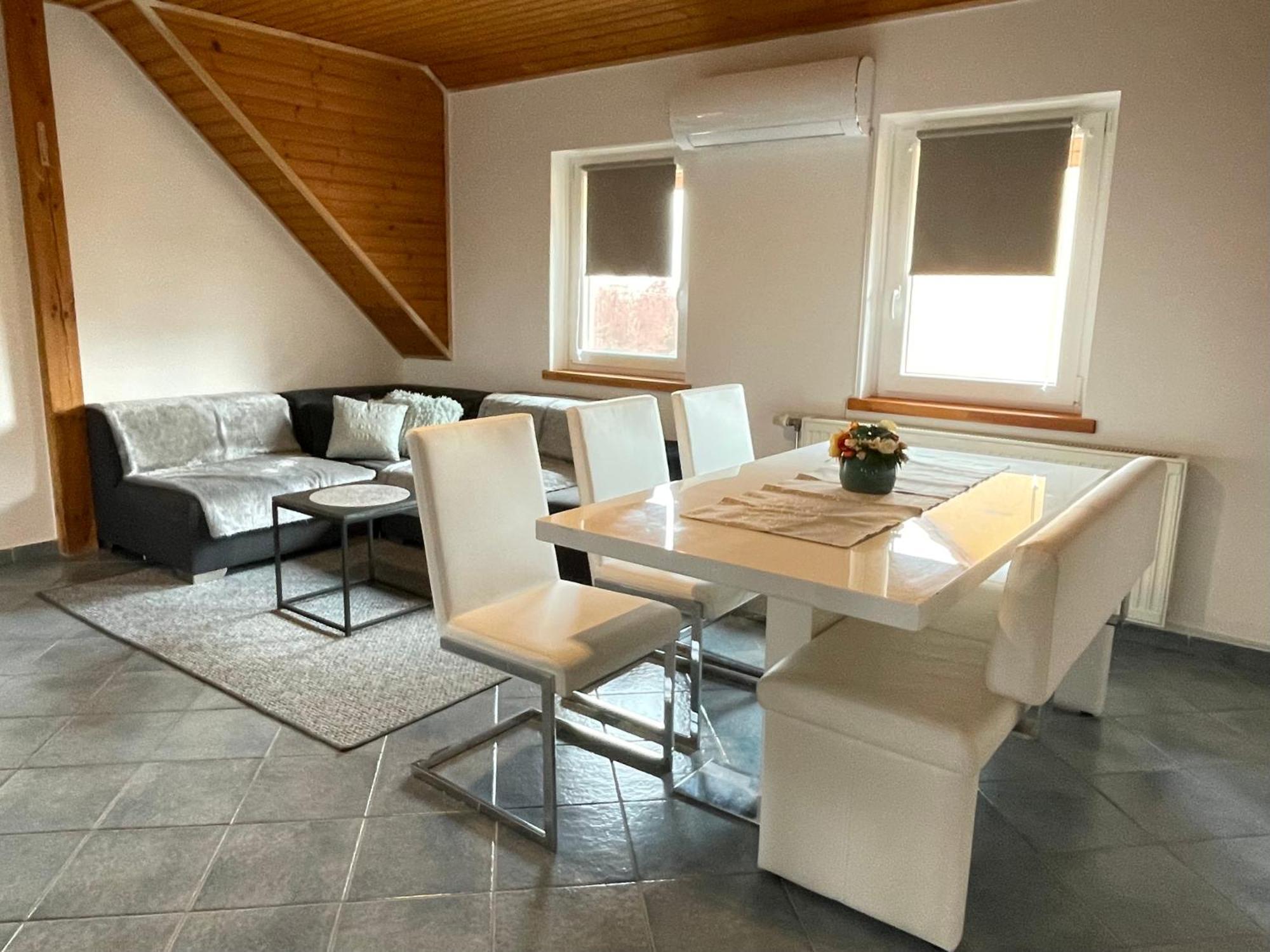 Villa Lili Apartments Balatonkeresztúr Dış mekan fotoğraf